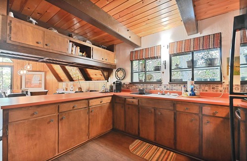 Hathaway Pines Ski Chalet | Chalet in Stanislaus National Forrest near Murphys w/privacy and canyon views