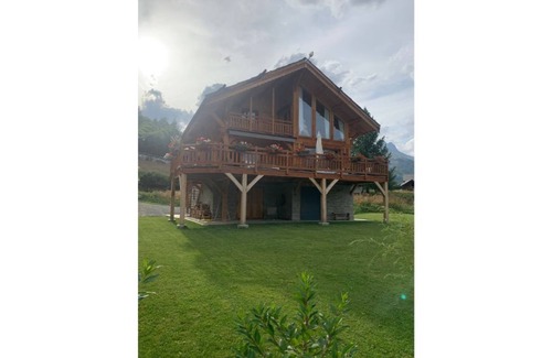 Puy-Saint-Vincent Ski Chalet | Chalet in the mountains, skis on !