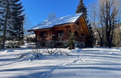 Foncine-le-Haut Ski Chalet | Chalet in the mountains of