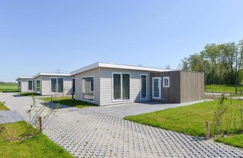 Heinkenszand Ski Chalet | Chalet in Zeeland near Stelleplas Pond, cleaning included