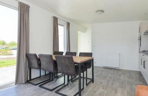 Heinkenszand Ski Chalet | Chalet in Zeeland near Stelleplas Pond, cleaning included