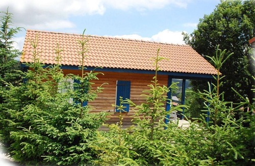 Blavignac Ski Chalet | Chalet "Jasmin Pour 6 Prix Semaine" with Mountain View, Shared Pool & Wi-Fi