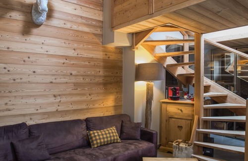 Montgenevre Apartment | CHALET K Luxury 8 people in Montgenevre on tracks was winter with spa and pool