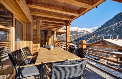 Grimentz Apartment | Chalet Larchwood by Mrs Miggins 3