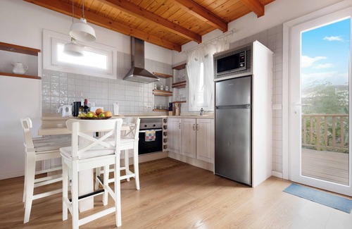 La Mancha Apartment | Chalet las Viñas 2 with Mountain View, Wi-Fi, Garden & Terrace