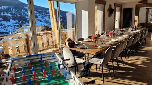 Vars Ski Chalet | Chalet le Chantelevent for 24 Guests - Slope Views, Pool & Jacuzzi