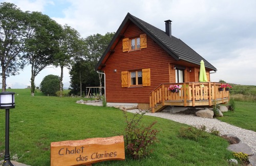 Saint-Genes-Champespe Ski Chalet | Chalet 'Les Clarines' - Peace and relaxation guaranteed!