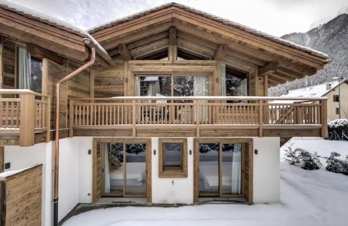 Les Praz-de-Chamonix Ski Chalet | Chalet Lily by Brennus Chamonix