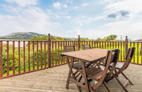 Kinross Ski Chalet | Chalet Loch Side Lodge 5 by Interhome