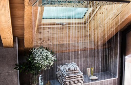 La Salle-les-Alpes Ski Chalet | Chalet Luxueux 10 Pers. à Serre Chevalier - Terrasse, Local à Ski, Navette Gratuite - FR-1-762-18