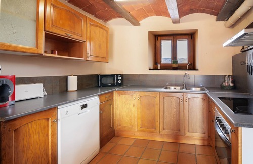 Puigcerda Ski Chalet | Chalet 'Masia D'en Cot' with Wi-Fi and Air Conditioning