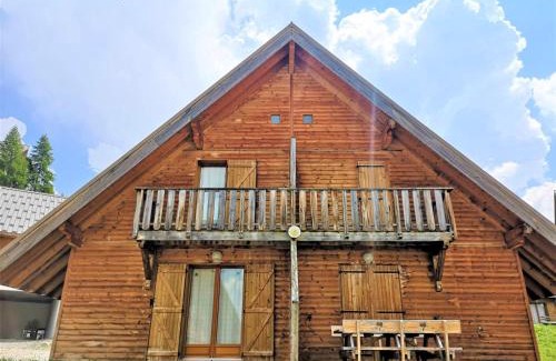 La Joue du Loup Ski Chalet | Chalet Mitoyen 7p avec Piscine, Sauna, Parking Gratuit et Proche Commerces - FR-1-504-67