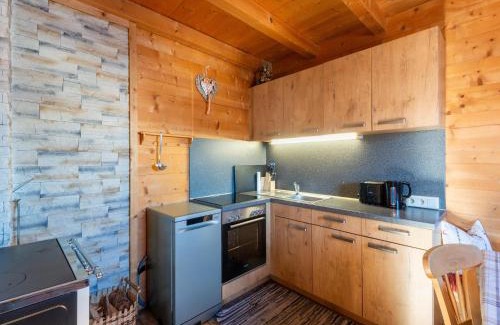 Hippach Ski Chalet | Chalet Nase at 1700m in the Zillertal