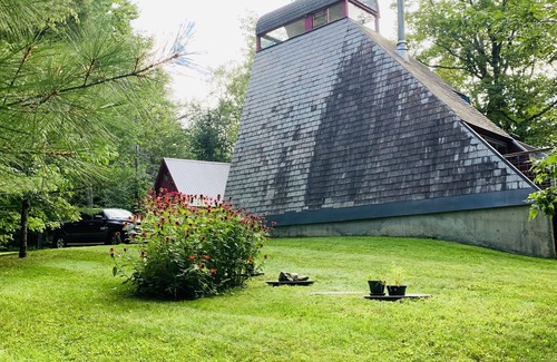 Warren Ski Chalet | Chalet near Sugarbush/Mad River/CC Sking/Blueberry Lake/Bike Trail - Year Round