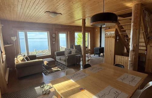 Notre-Dame-des-Neiges Ski Chalet | Chalet on a private beach on the St. Lawrence - quiet & breathtaking view