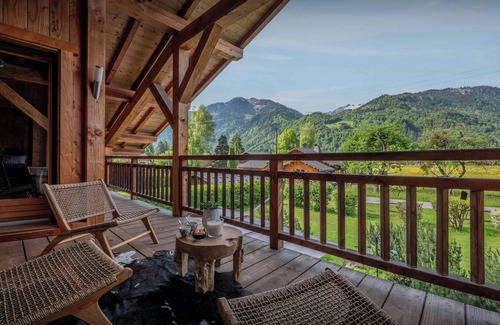 Samoens Ski Chalet | Chalet OCimes - authentic alpine stay 12p with sauna - OVO Network