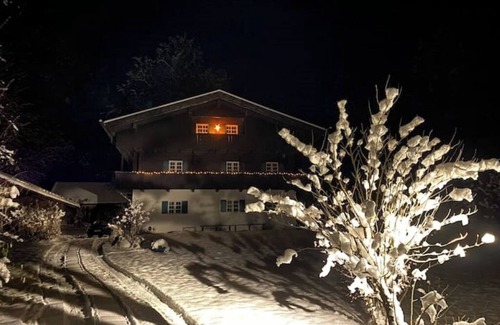 Benediktbeuern Ski Chalet | Chalet on a small lake