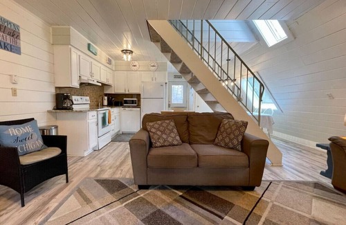 Stevensville House | Chalet on the Lake 73 w/Beach Access, Pools, Sport Courts, Fishing Pond & more!