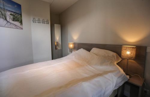Lathum Ski Chalet | Chalet on the recreational lake and the Veluwe
