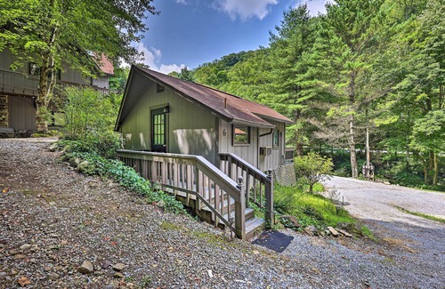Roan Mountain Cabin | Chalet Retreat: Cozy Cabin w/On-Site Creek!