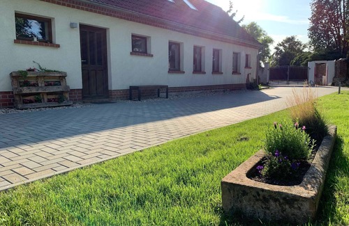 Markranstaedt House | Chalet Sch(l)afbock - Holiday home in the countryside
