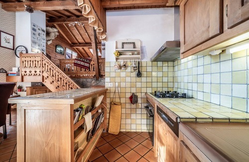 Morzine Ski Chalet | Chalet "Sun River" with Mountain View, Private Terrace & Wi-Fi