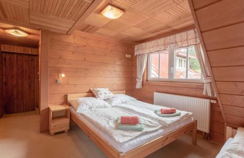 Pec pod Snezkou Ski Chalet | Chalet U Dvou vleků by Interhome