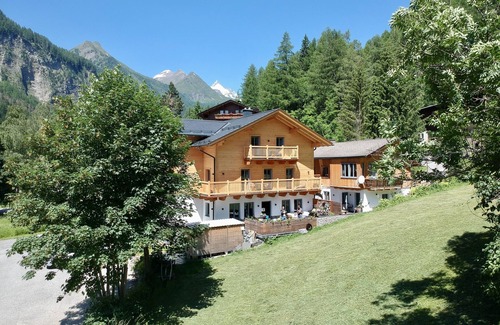 Heiligenblut Ski Chalet | Chalet WaldHäusl Apartement for 2-4 people Sauna Whirlpool Mountain View
