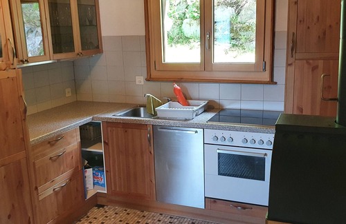 Saint-Pierre-de-Clages Ski Chalet | Chalet with large well-kept garden