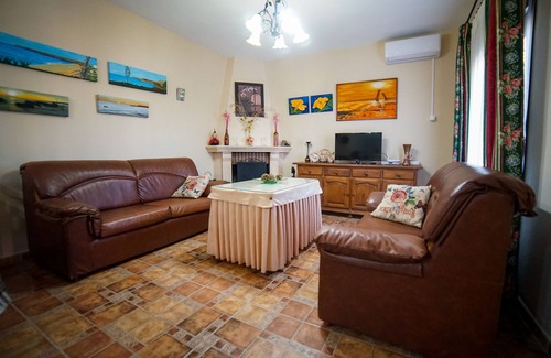Barrio Nuevo House | CHALET WITH POOL IN CONIL