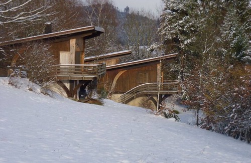 Fays Ski Chalet | Chalets with large living room, close to shops Up to 12 people