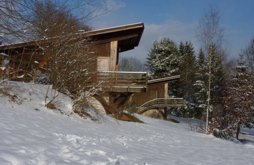 Fays Ski Chalet | Chalets with large living room, close to shops Up to 12 people