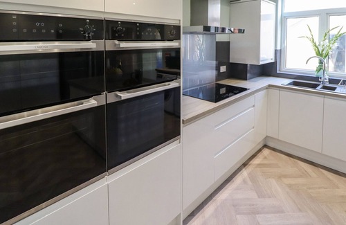 Skegness House | CHALFONT LODGE, pet friendly, character holiday cottage in Skegness