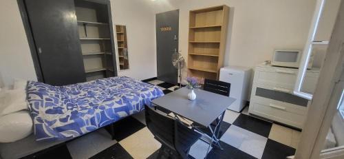 Port-la-Nouvelle Hotel | Chambre 2 - avec grande terrasse