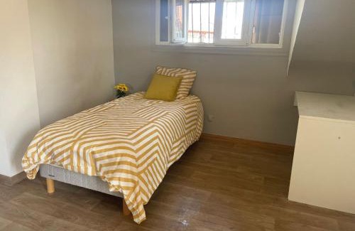 Villeneuve-le-Roi House | Chambre avec balcon dans charmante maison prêt d' aéroport d'Orly et proche paris