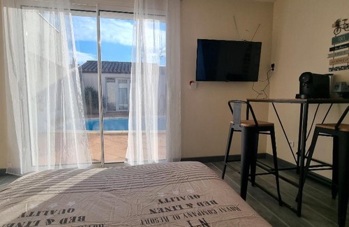 Marcorignan House | Chambre avec piscine partagée