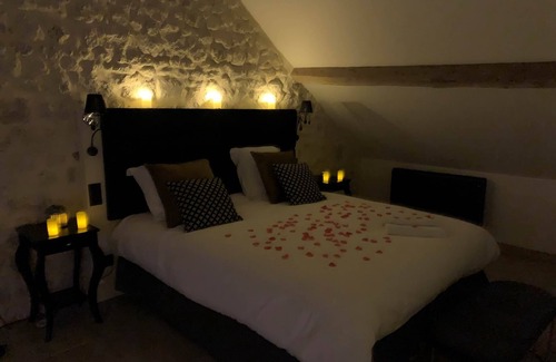 Treuzy-Levelay Other | Chambre Baroque Avec Jacuzzi Privatif Sous les Poutres
