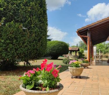 Blanquefort Bed & Breakfast | Chambre d'Hôte minutes away from Bordeaux Centre
