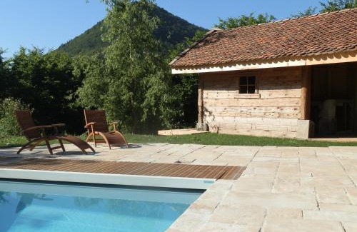 Treffort Bed & Breakfast | Chambre d'hôtes chalet La Longère