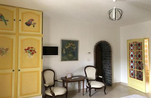 Greoux-les-Bains Bed & Breakfast | Chambre d'Hotes La Brunetière