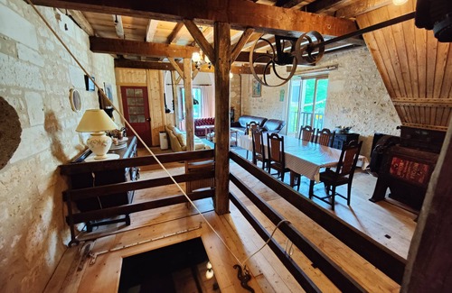 Annepont Bed & Breakfast | Chambre Les Glycines - guest house - le Moulin d'Annepont