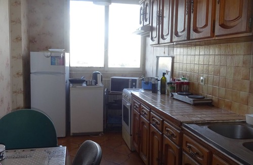 Chenevier-Demenitroux Apartment | Chambre Meublée Dans Appartement au 11eme Etage Dans Immeuble de 17 Etages
