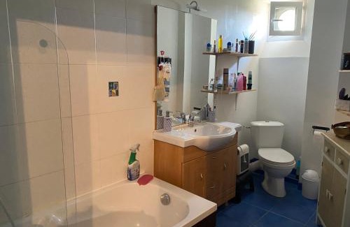 Val-d'Ize House | Chambre N 2 chez Laurence