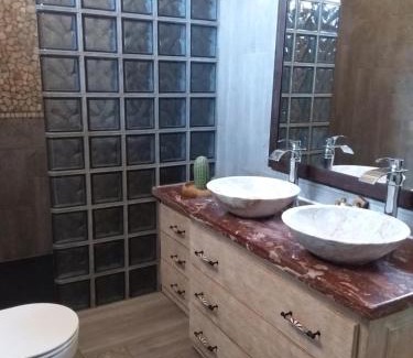 Tourves Bed & Breakfast | Chambre pour 2 personnes avec salle de bain privée