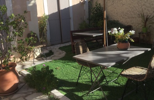 Jonquerettes Bed & Breakfast | Chambre tramontane 10mn from Avignon