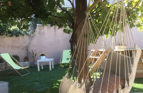 Jonquerettes Bed & Breakfast | Chambre tramontane 10mn from Avignon
