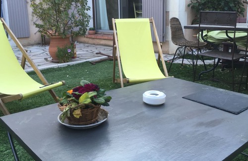 Jonquerettes Bed & Breakfast | Chambre tramontane 10mn from Avignon