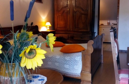 Lourdes House | Chambres d'hôtes Anousta