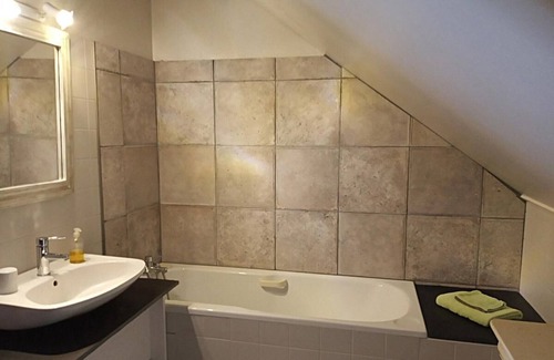Lourdes House | Chambres d'hôtes Anousta