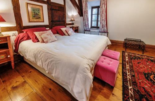 Stotzheim Bed & Breakfast | Chambres d'hôtes Château De Grunstein